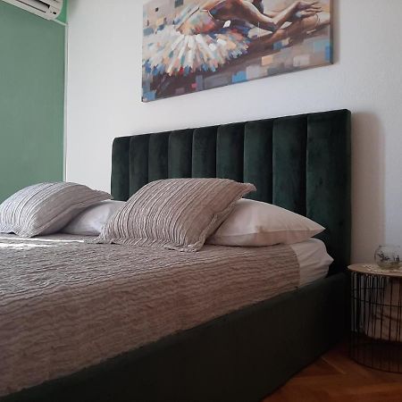 Guest House Zaninovic Хвар Екстер'єр фото