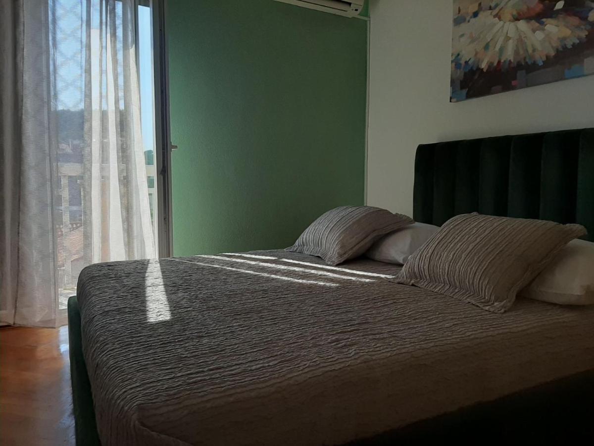 Guest House Zaninovic Хвар Екстер'єр фото