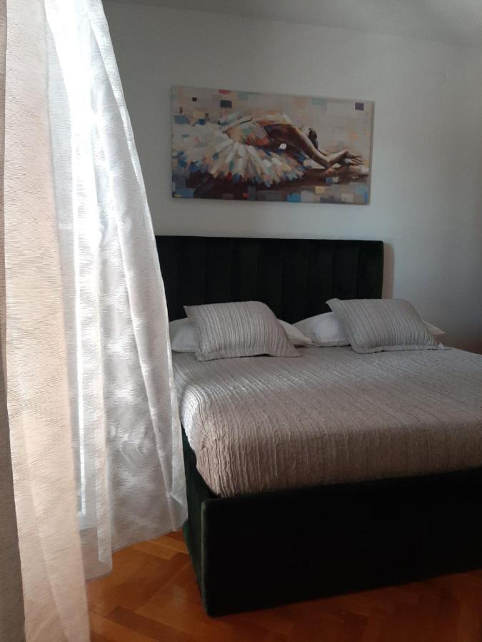 Guest House Zaninovic Хвар Екстер'єр фото